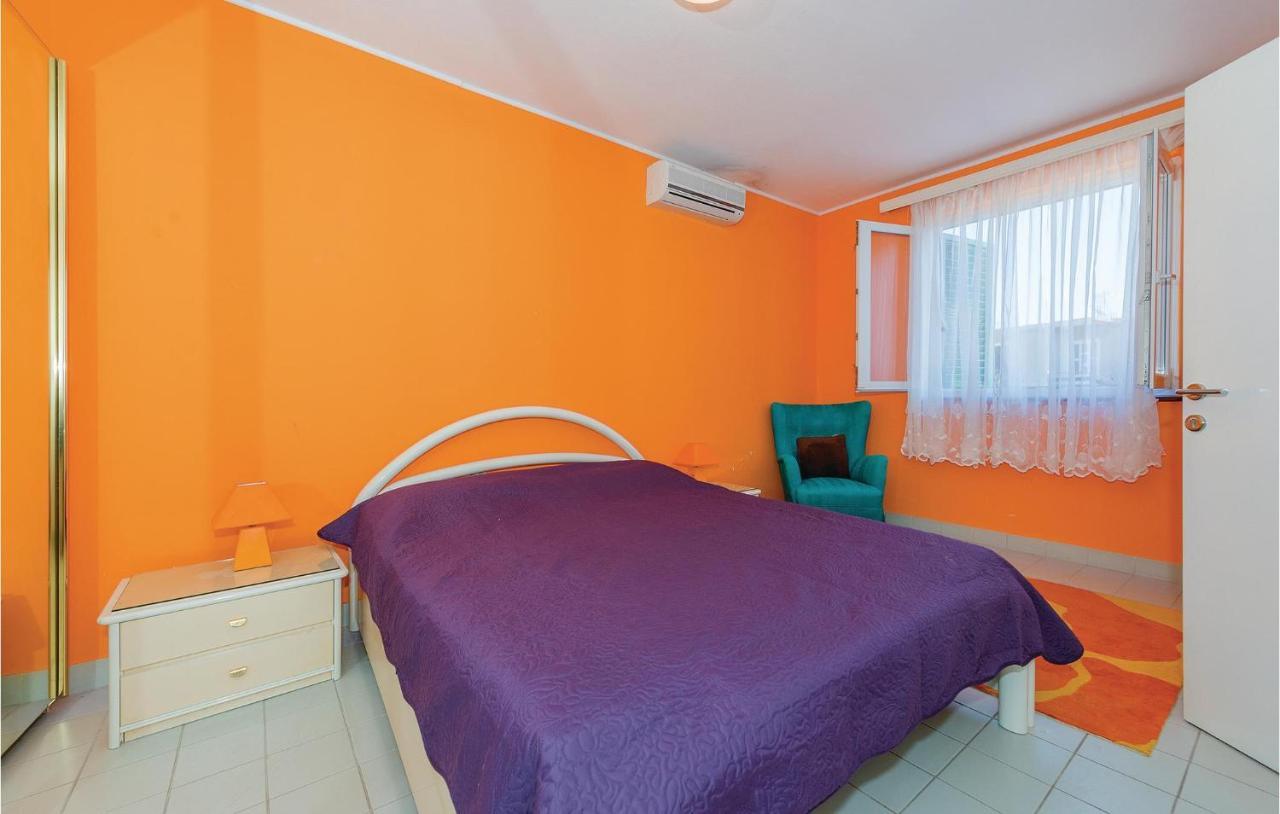 Lovely Apartment In Rogoznica With Wifi Exterior photo