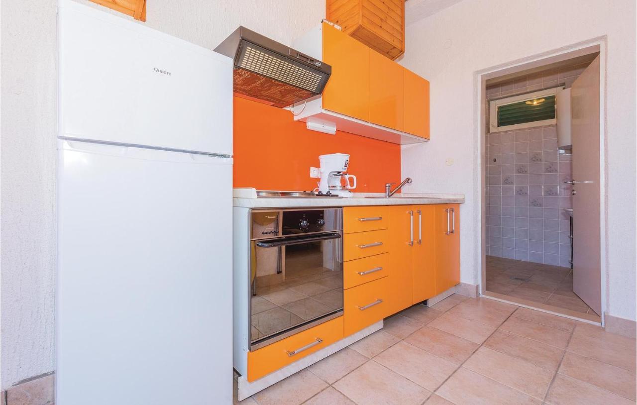 Lovely Apartment In Rogoznica With Wifi Exterior photo